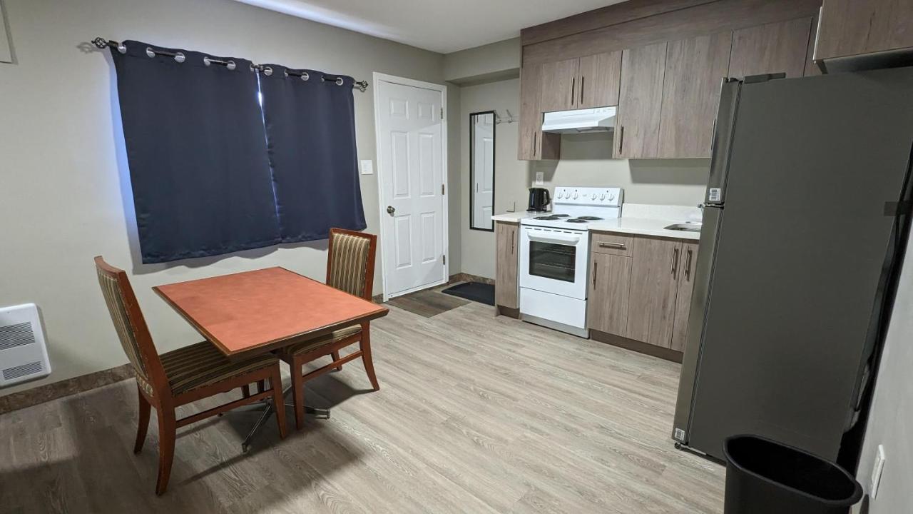 Riverside Motel Medicine Hat Exterior foto